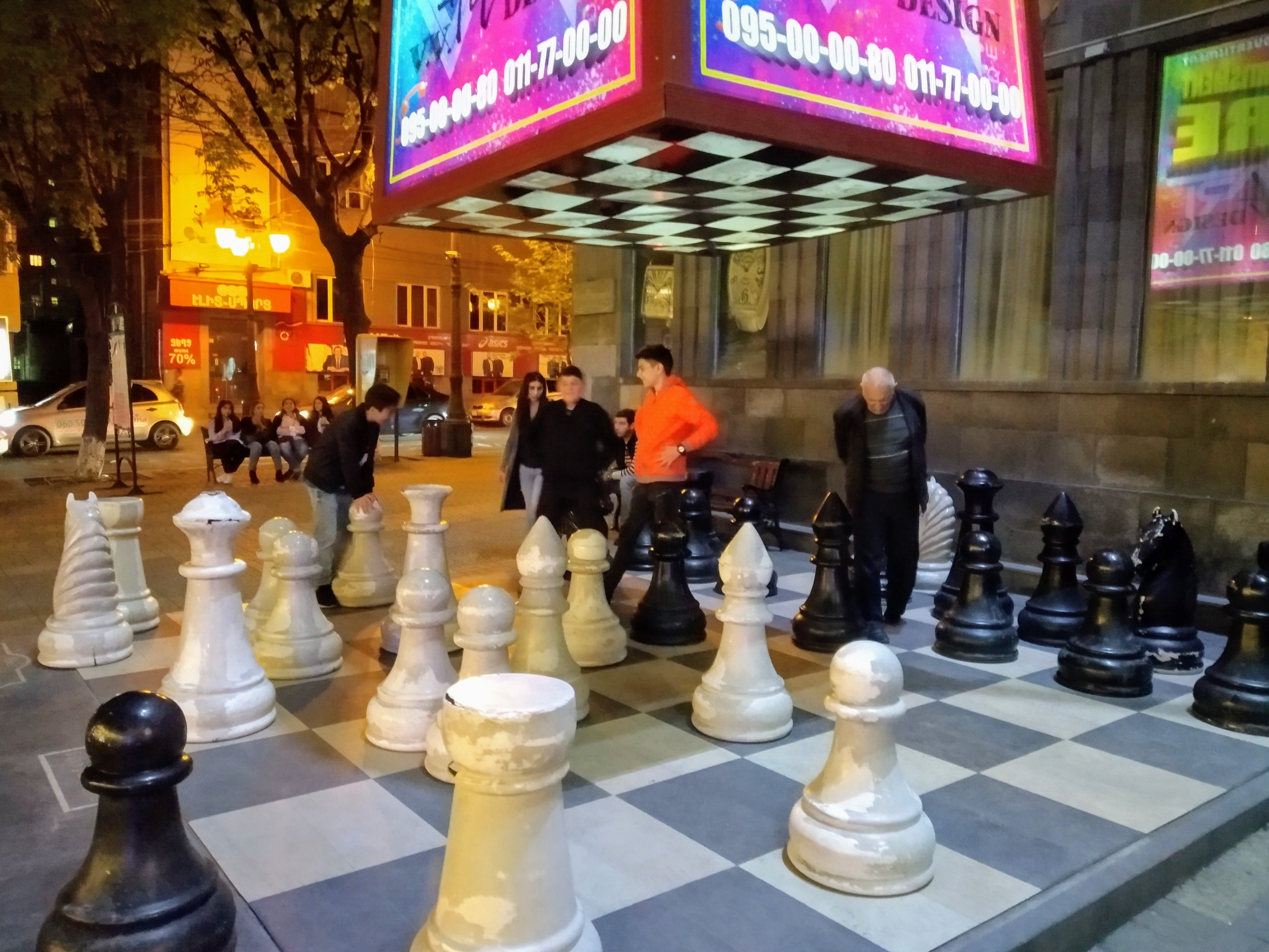 Atomic chess - Wikipedia