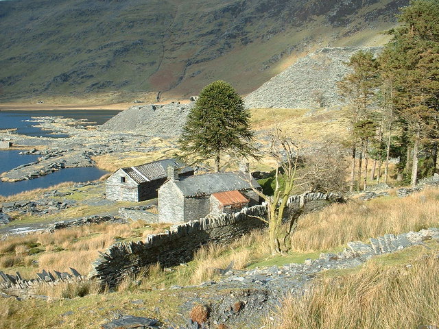 Disused quarry buildings at Cwmorthin Quarry - geograph.org.uk - 337175