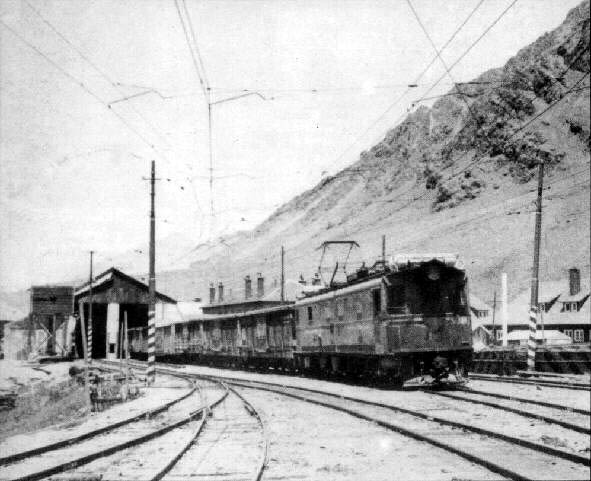 File:Freight train with loc E 100 Las Cuevas.jpg