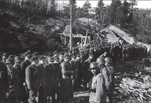 File:Hegra Fortress - surrender 5 May 1940.jpg