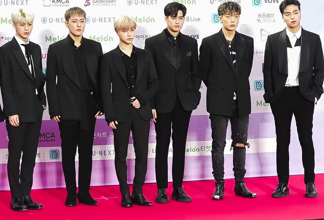 iKon in January 2019<br />From left to right: Song, DK, Jay, Chan, Bobby, Ju-ne