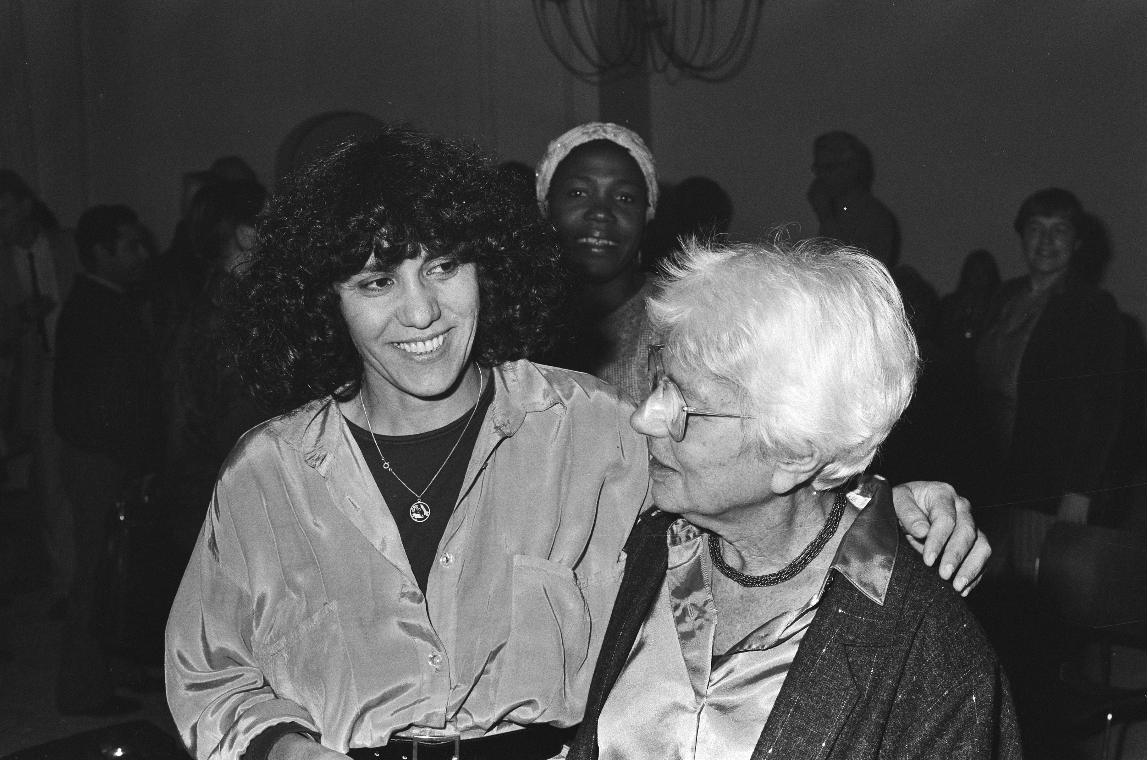 Maviye Karaman Ince & Eva Besnyö (1985)