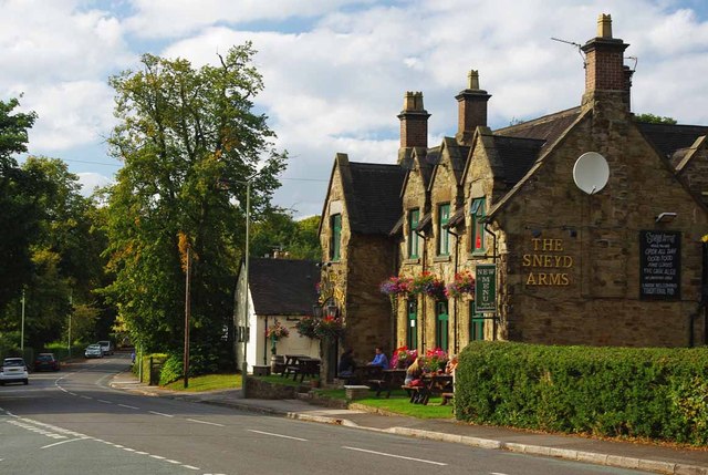 File:Keele Village & Sneyd Arms.jpg