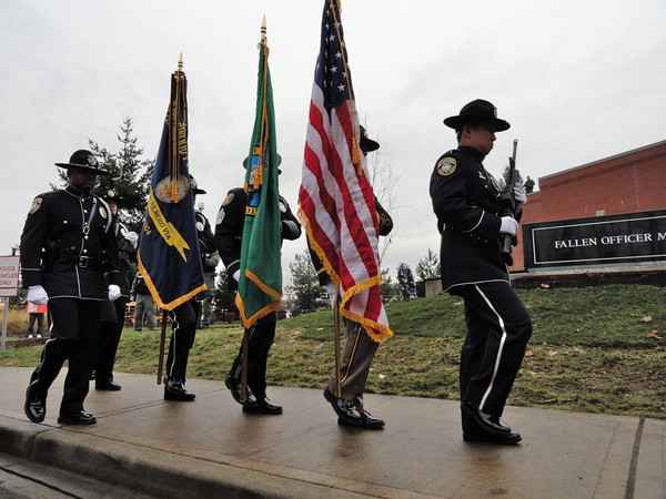 File:Lakewood police memorial 4.jpg