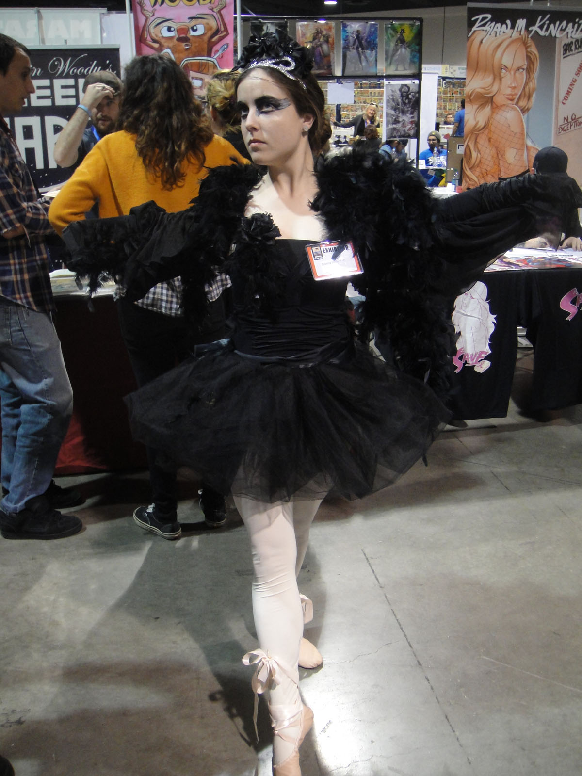 File:Long Beach Comic & Horror Con 2011 - Black Swan (6301704186).jpg -  Wikimedia Commons