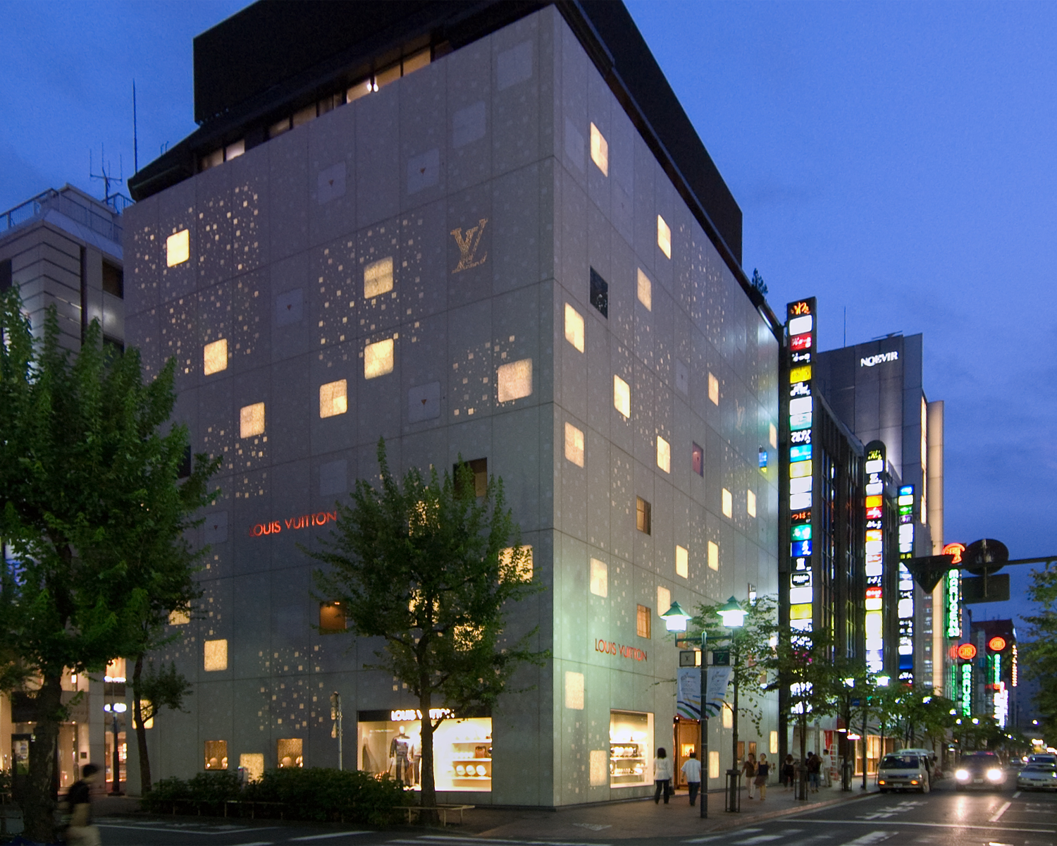 Louis Vuitton Ginza Namiki St. boutique/Jun Aoki/