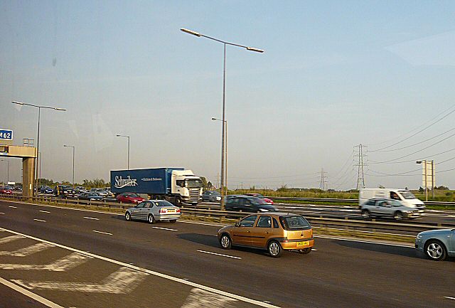 File:M60-M62 Junction 18 - geograph.org.uk - 982607.jpg