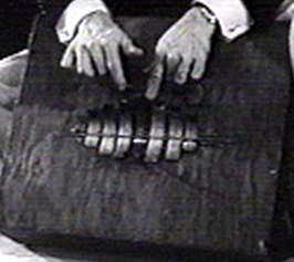<span class="mw-page-title-main">Marímbula</span> Lamellophone from the Caribbean
