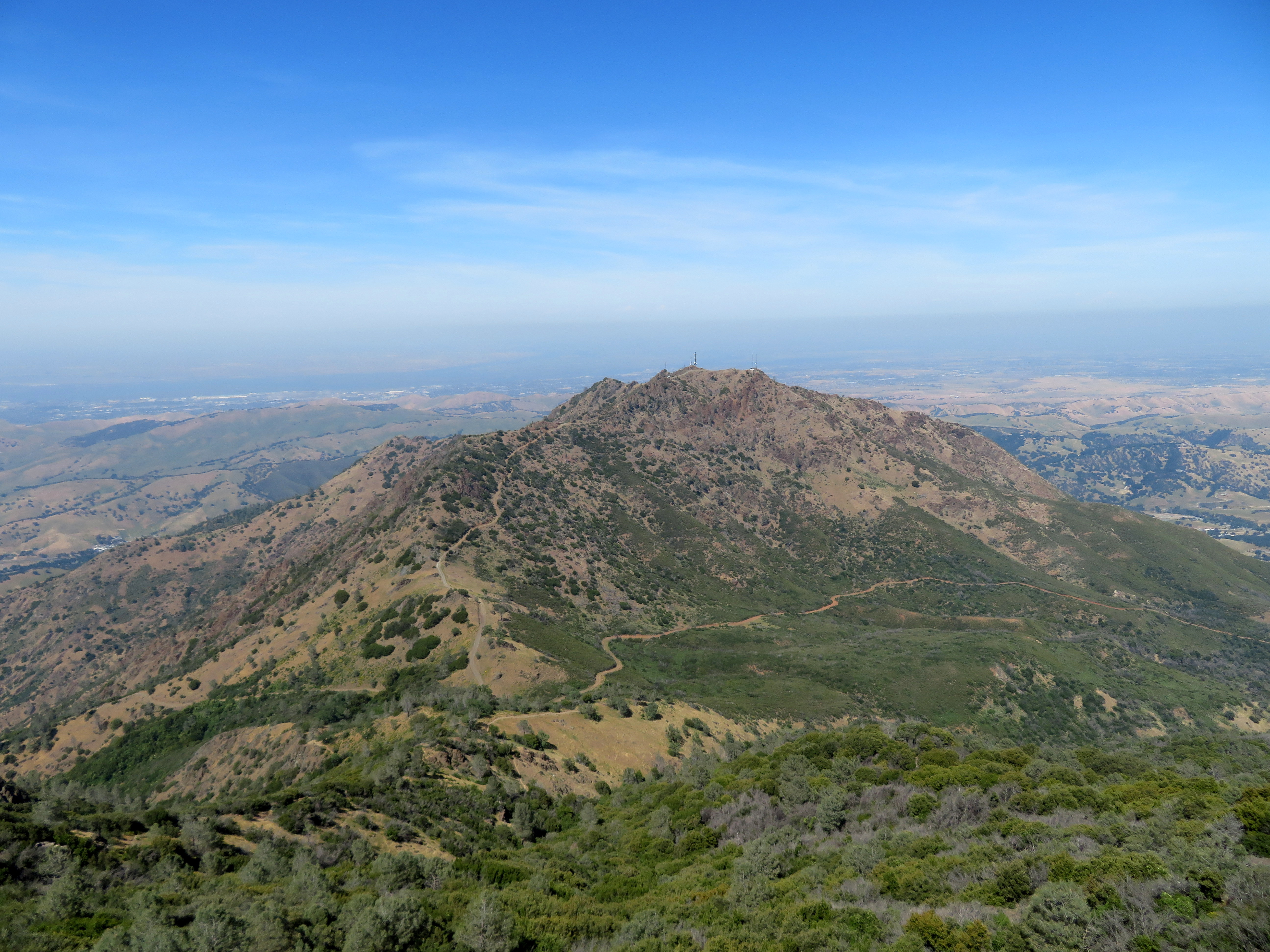 Mount Diablo north peak from main summit, May 2019.JPG. 