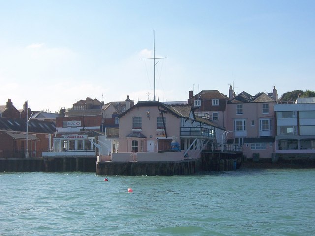 Small picture of Royal British Legion Cowes courtesy of Wikimedia Commons contributors