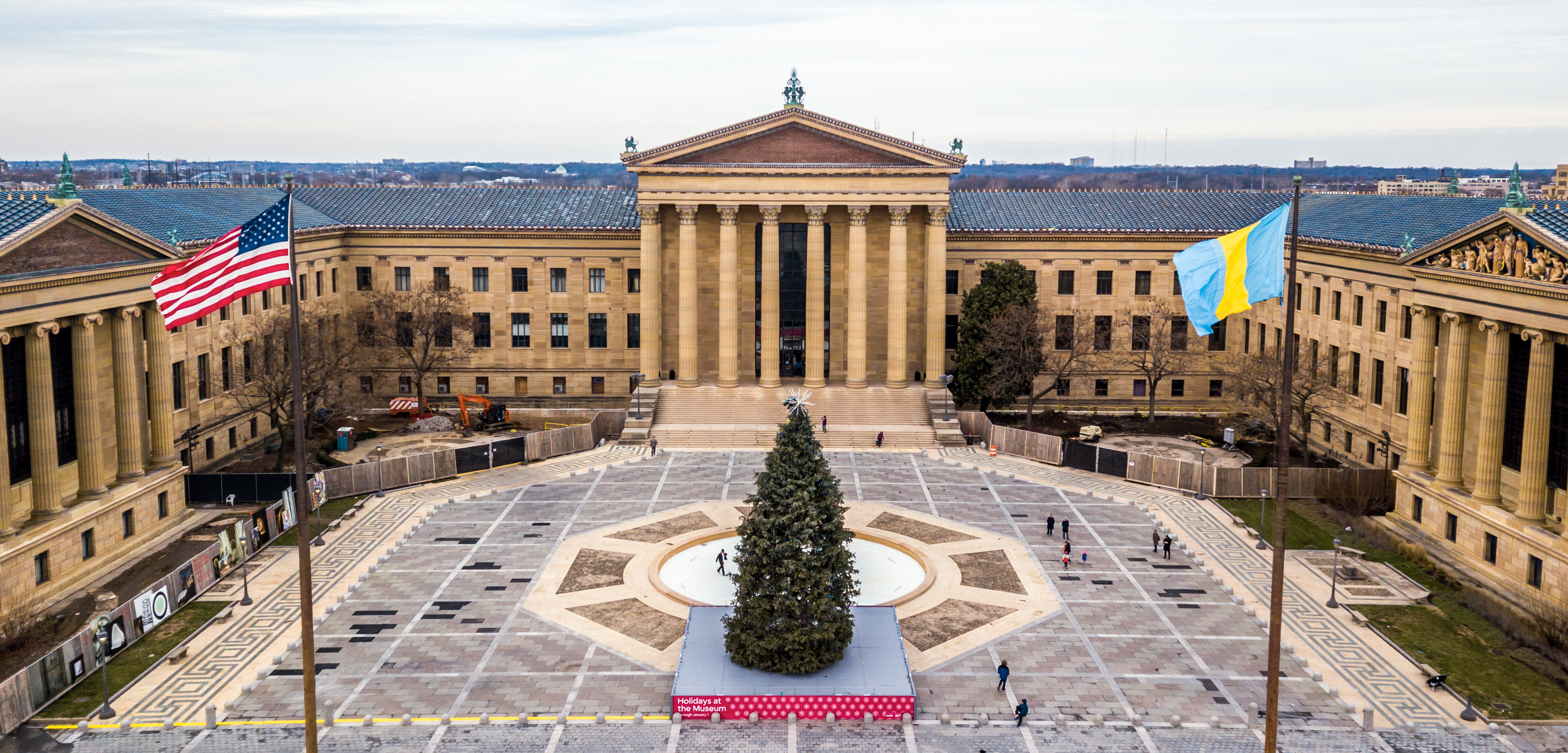 Philadelphia Museum of Art's main building at [[Eakins Oval]]