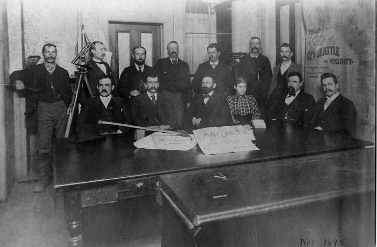 File:Reginald Thomson and twelve other men at Mayor's office, Seattle, November 1895 (PORTRAITS 2308).jpg