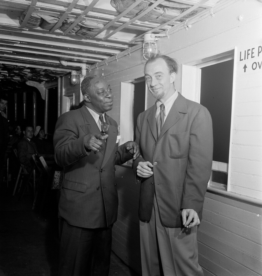 Blesh (right) and [[Baby Dodds]] in 1947