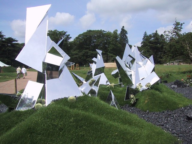 Sculpture at Westonbirt Arboretum - geograph.org.uk - 978354