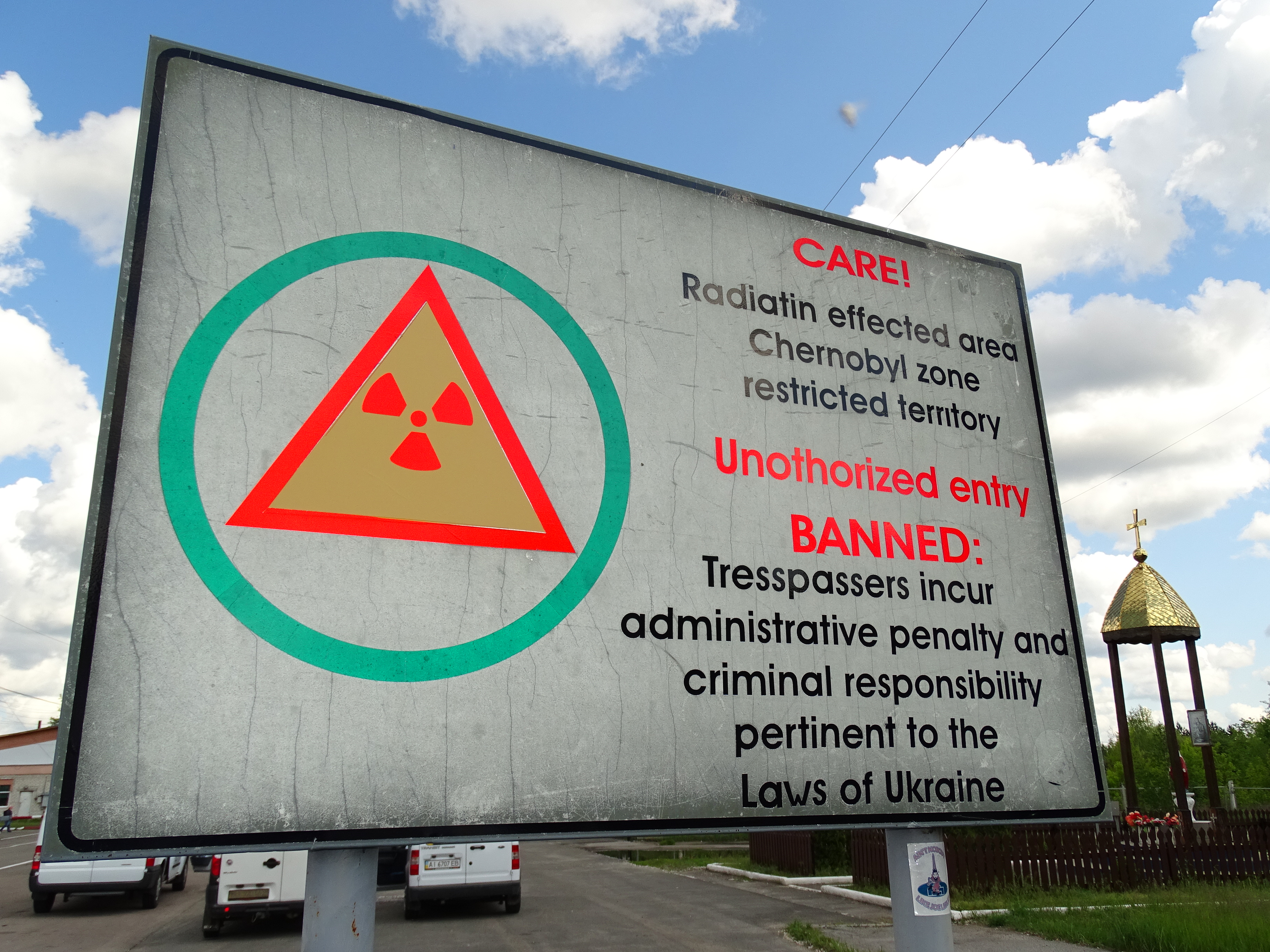 File:Sign at Entrance to Chernobyl Exclusion Zone - Northern Ukraine (26825581640).jpg - Wikimedia Commons