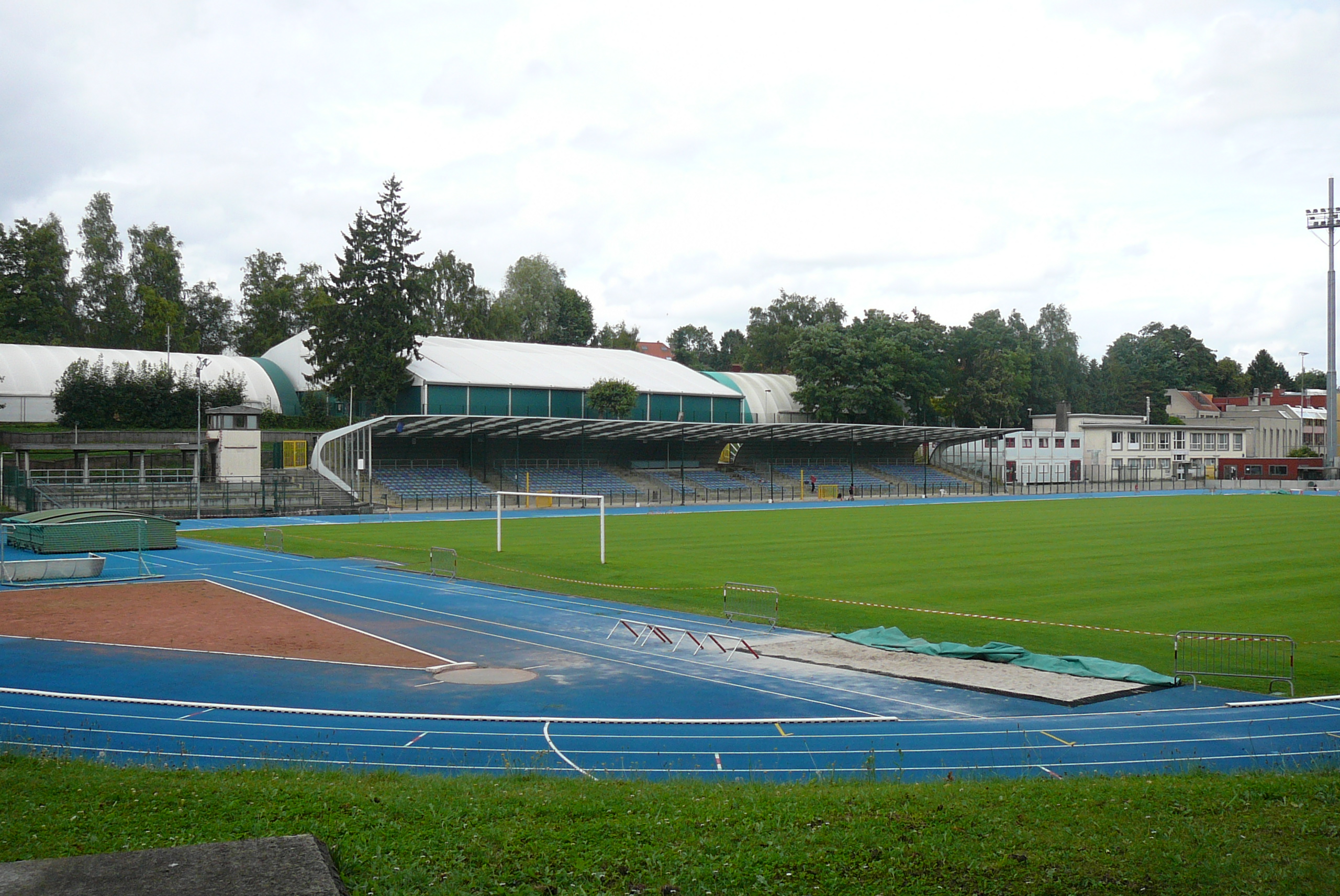 Edmond Machtensstadion - Wikipedia