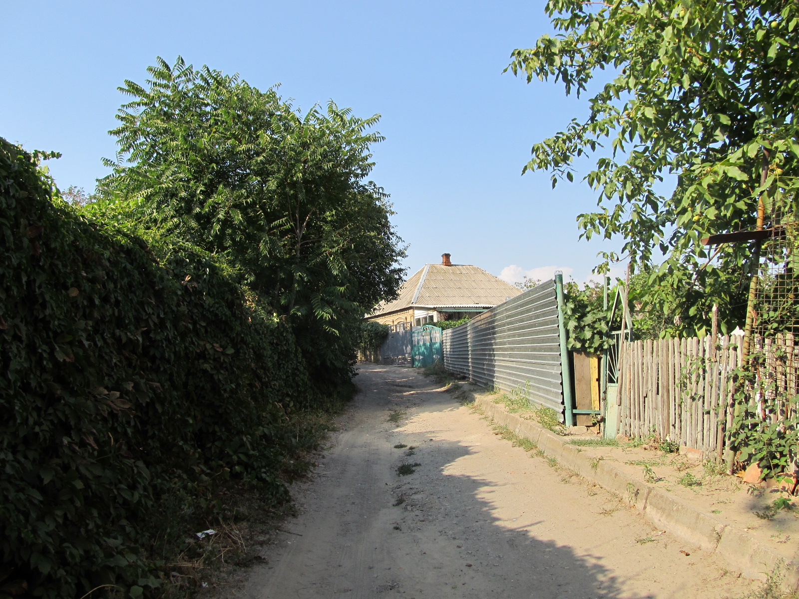 Uritskogo Ln., Melitopol, Zaporizhia Oblast, Ukraine 1.JPG