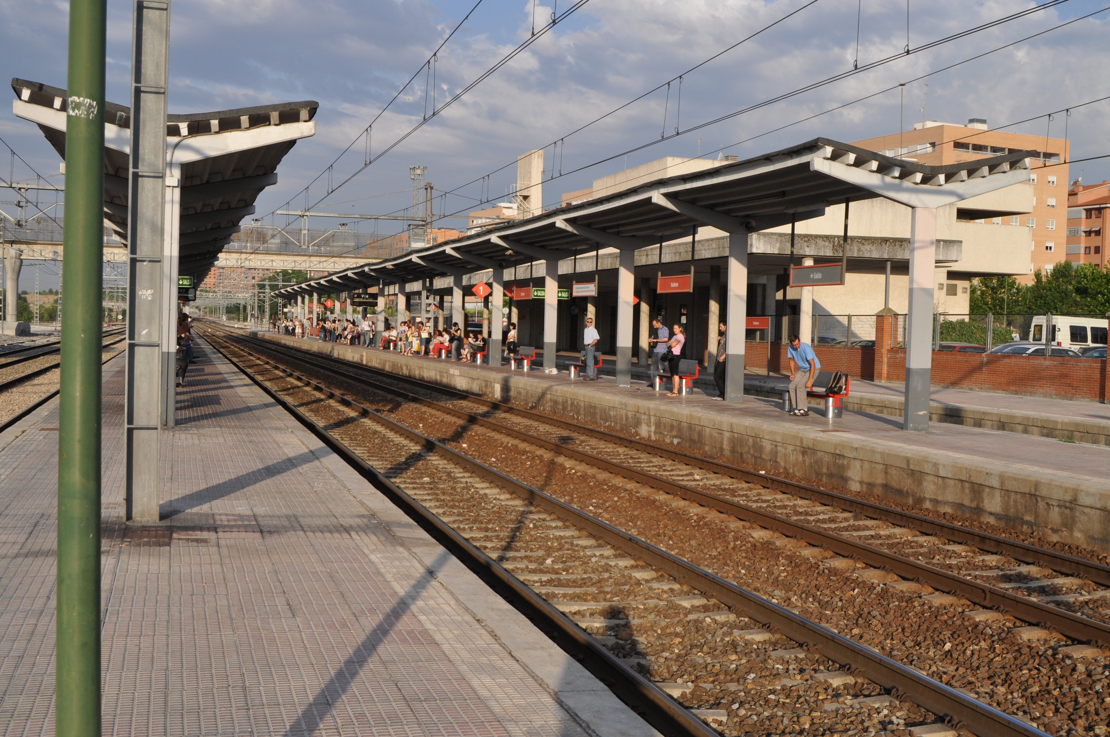 Min calcetines Groenlandia Estación de Vicálvaro (Cercanías Madrid) - Wikipedia, la enciclopedia libre