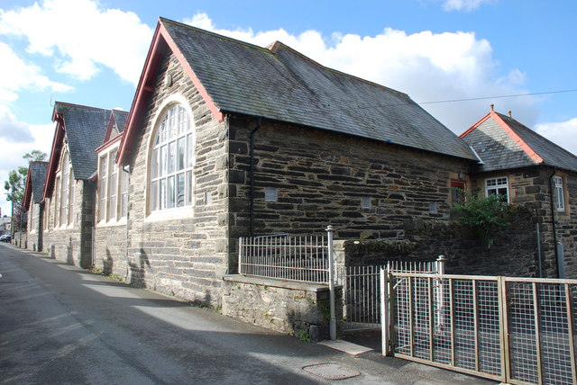 File:Ysgol Cefn Coch Penrhyndeudraeth Cefn Coch School - geograph.org.uk - 575452.jpg