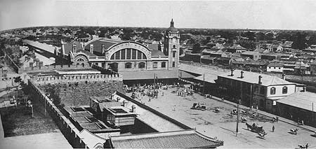 File:Zhengyangmen Railway Station in early 20th century.jpg