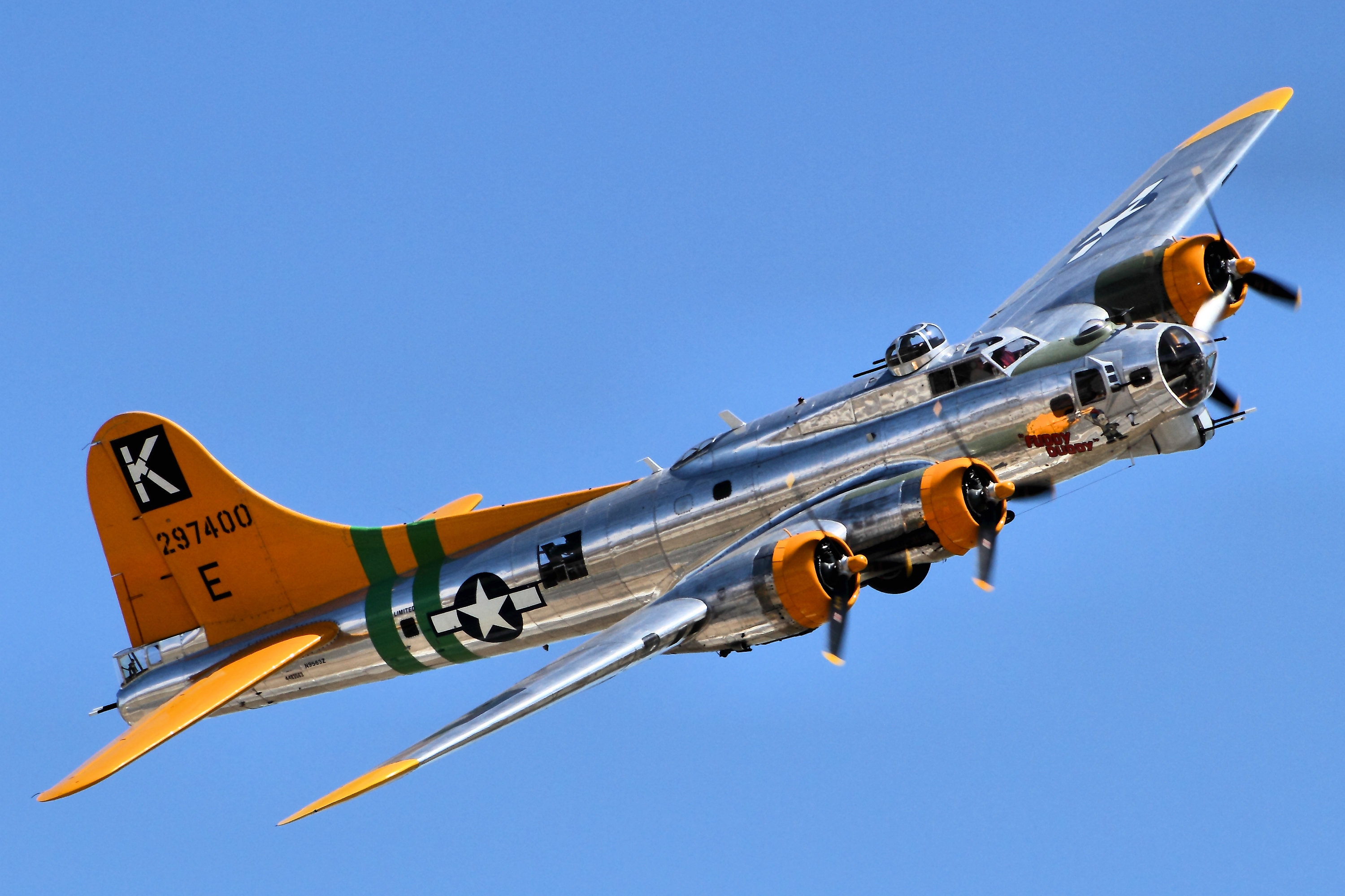 B 17 Flying Fortress Wikimedia Commons