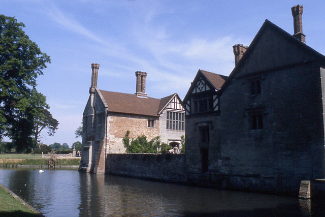 Baddesley Clinton house and moat - geograph.org.uk - 1087726