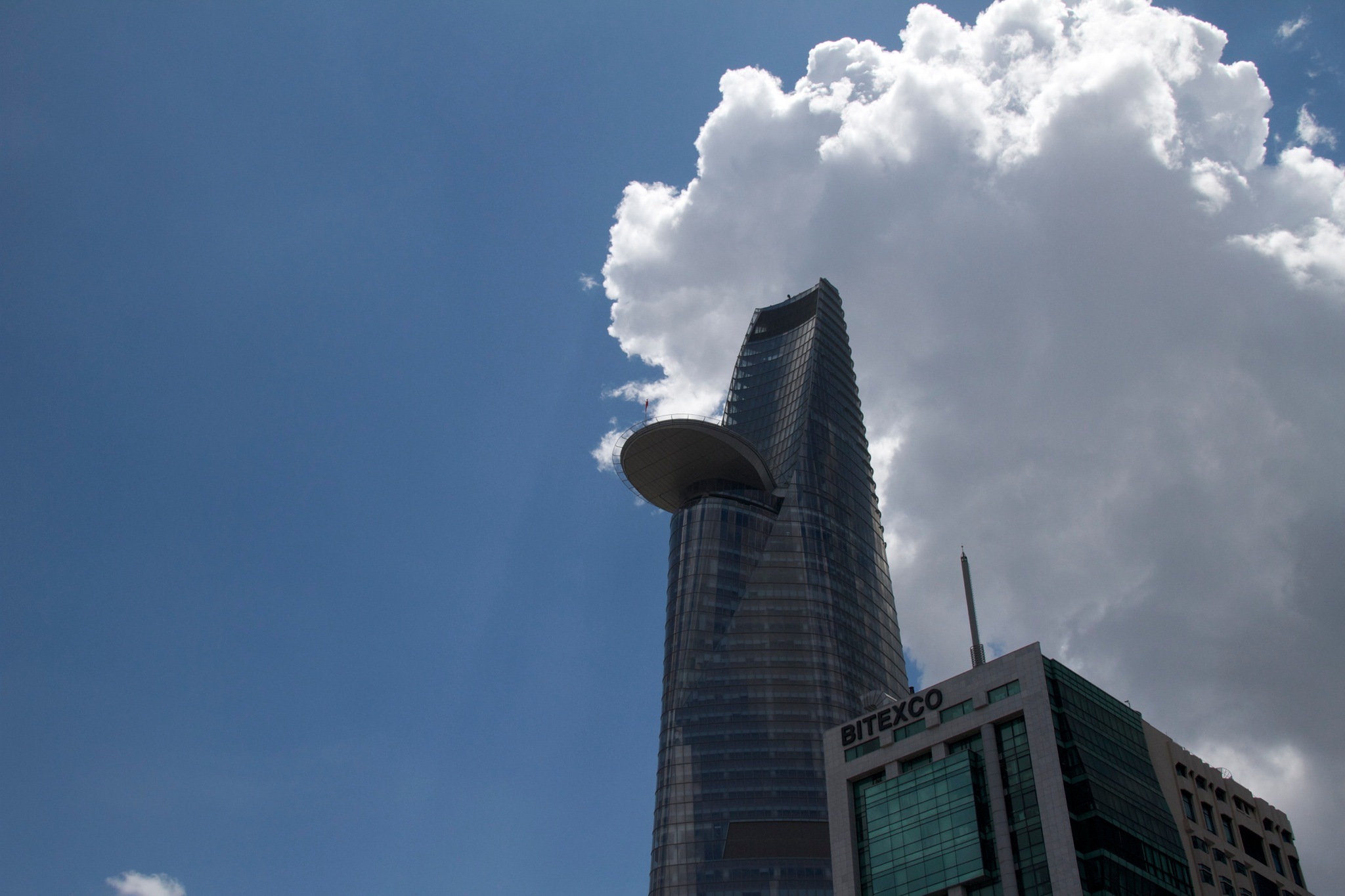 Башня 1. Bitexco Financial Tower Тони Старк.