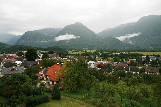 File:Bovec (5975995676).jpg