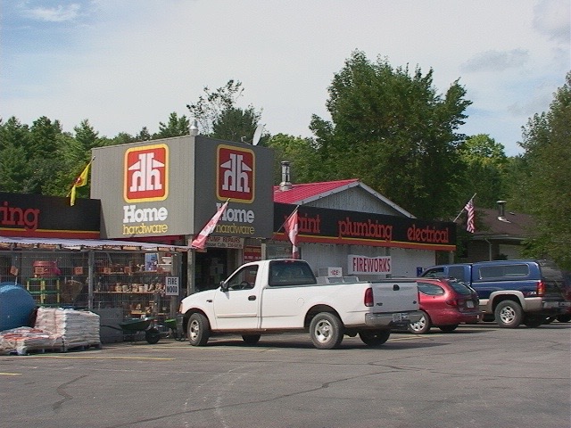 File:Cloyne Home Hardware Store - August 28, 2004 (25972552198).jpg