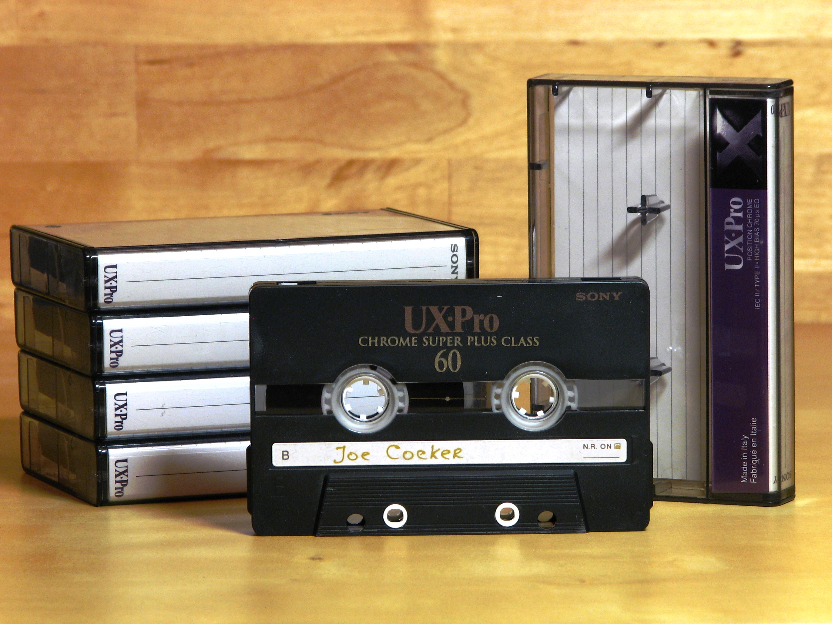 Кассеты сони. Sony UX 60. Компакт кассета Sony. Sony UX 80 Compact Cassette. Sony UX кассета.