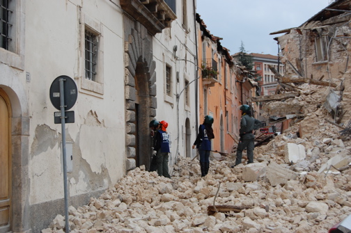 File:Emergenza Terremoto Abruzzo 2009 - 12.jpg