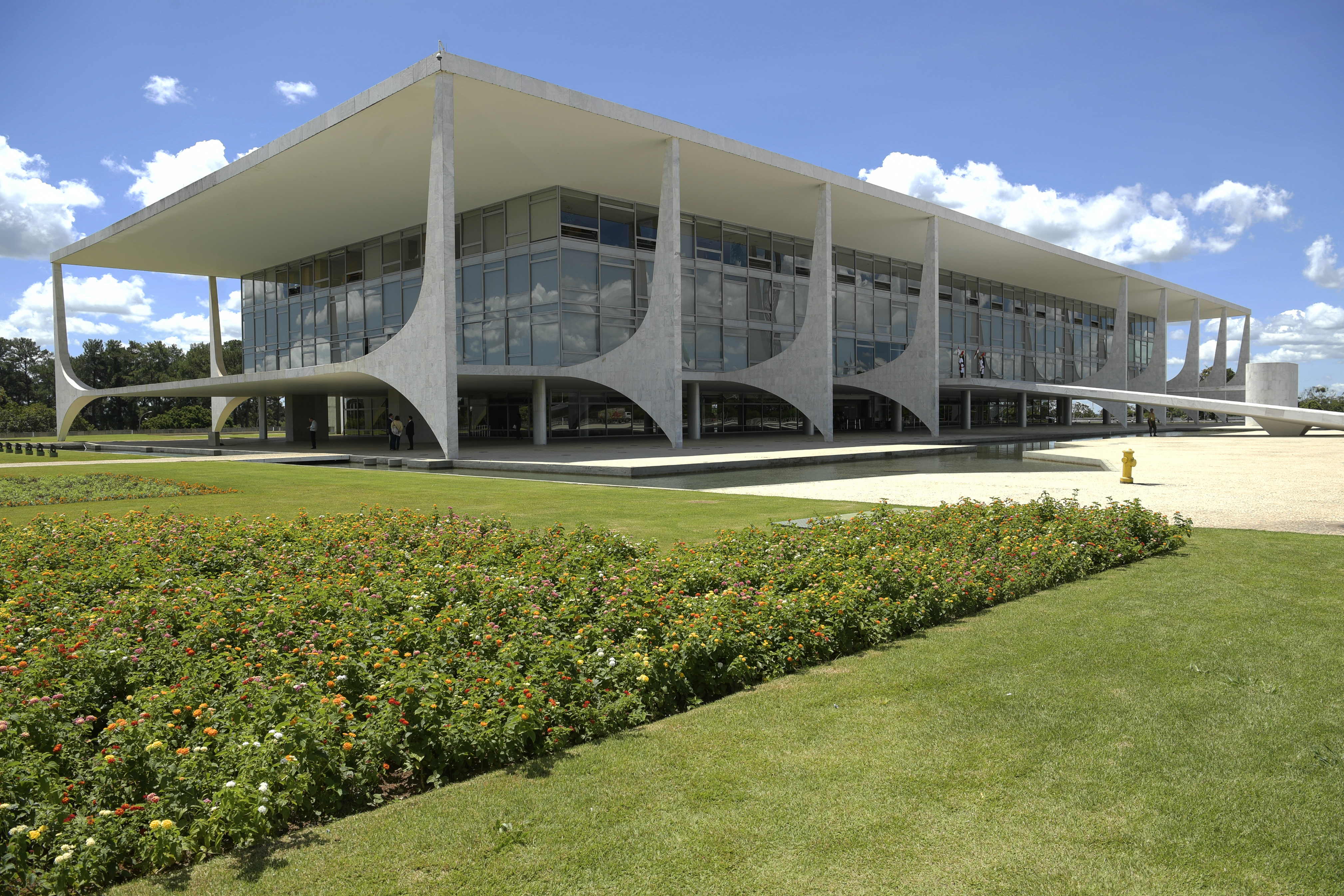 Planalto Palace and Supreme Court, Brasilia - Oscar Niemeyer