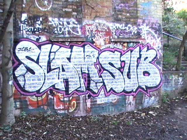 File:Graffiti - Parkland Walk - geograph.org.uk - 1619960.jpg