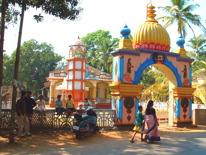 File:India Goa Hindu Temple at Siolim.jpg