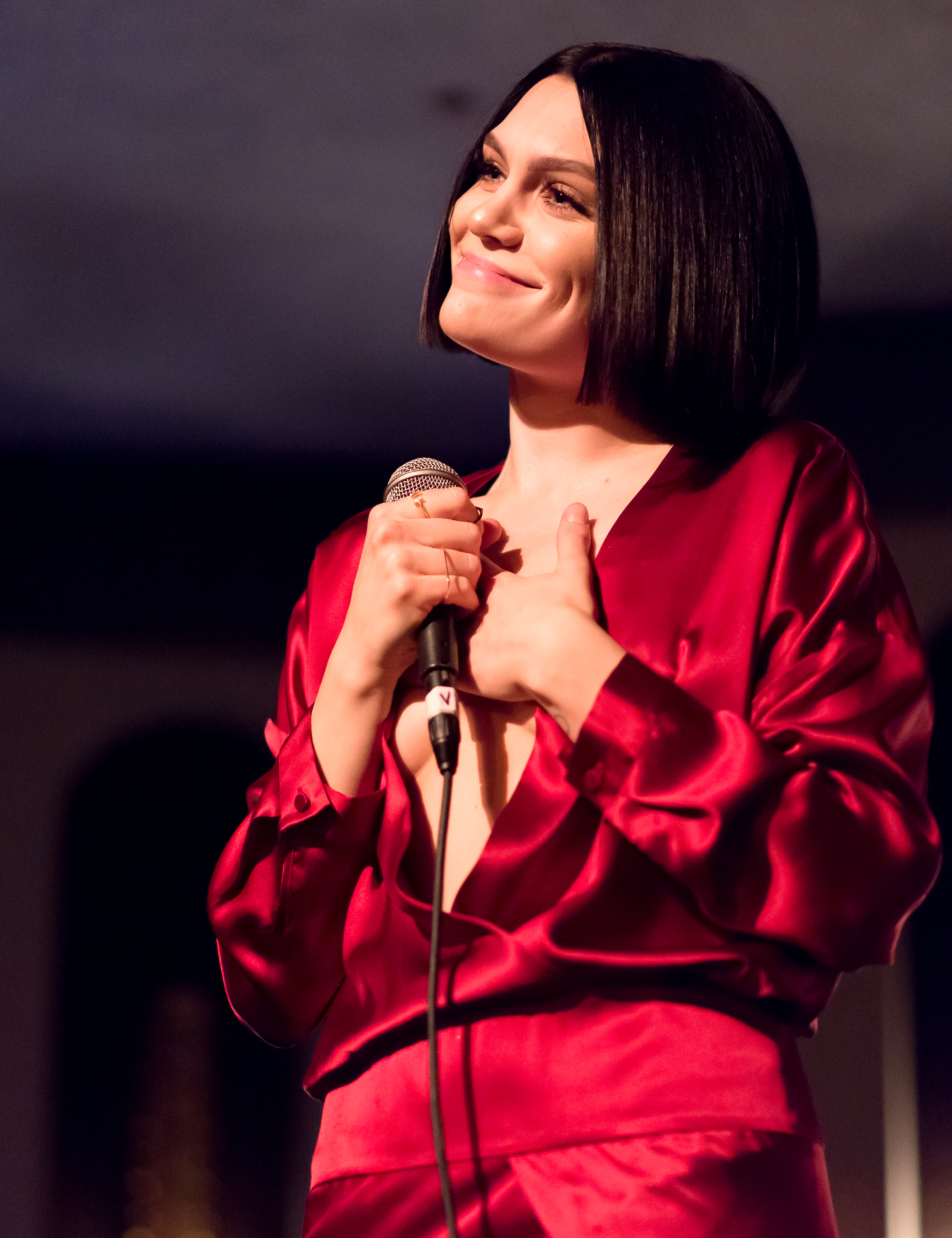 File:Jessie J performing live at The Peppermint Club 05.jpg - Wikimedia Commons