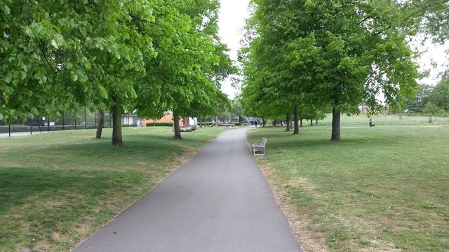 File:Path in Burgess Park - geograph.org.uk - 5377718.jpg