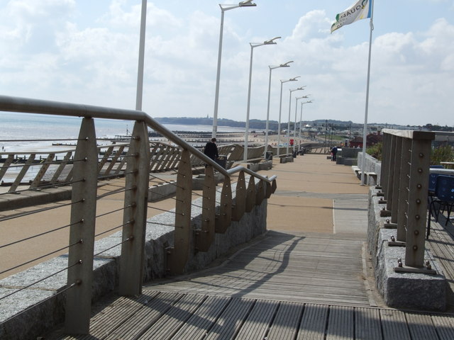 Promenade, Hornsea - geograph.org.uk - 2005153