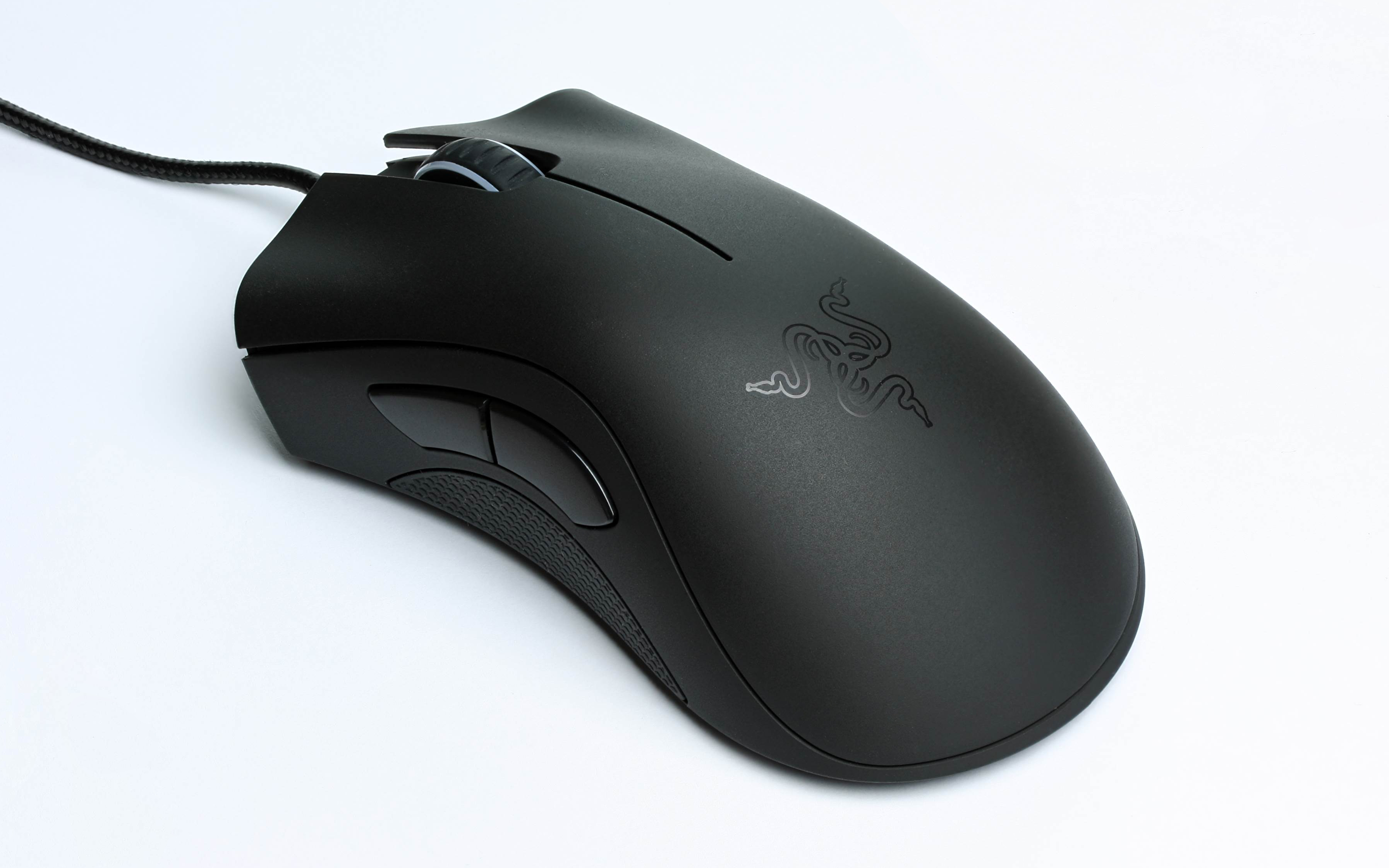 Razer_DeathAdder_2013_Edition-back_oblique-ar_16to10-fs_PNr%C2%B00401.jpg