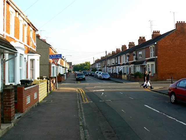 File:Rosebery Street, Swindon - geograph.org.uk - 986163.jpg