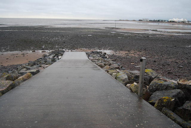 File:Slipway, Minehead beach - geograph.org.uk - 1655307.jpg