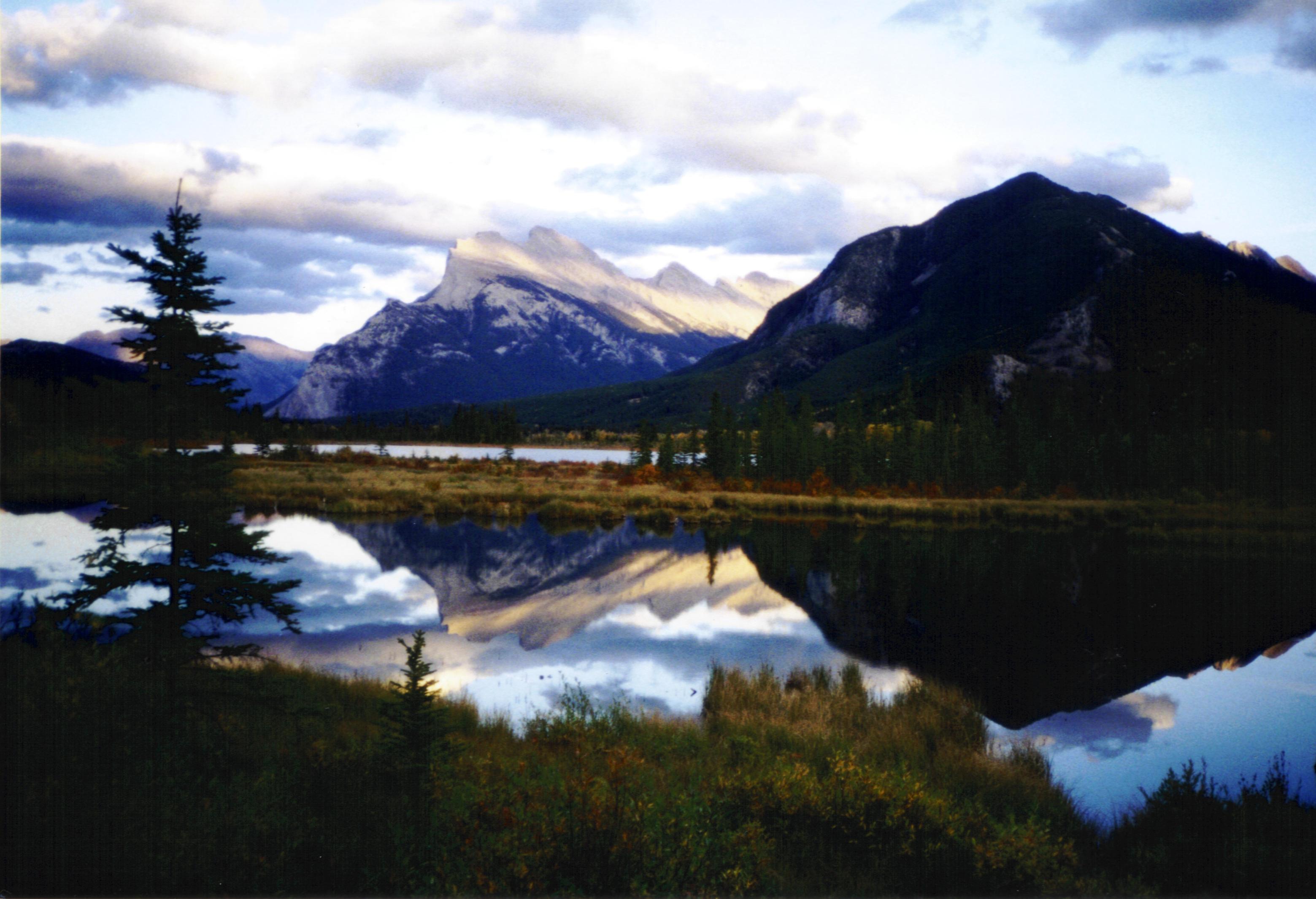 Mount Rundle seen from Vermilion Lakes. 