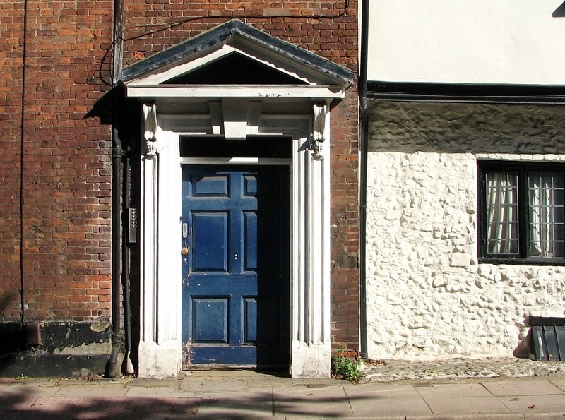 File:158 Ber Street - entrance to Ber House - geograph.org.uk - 5922609.jpg