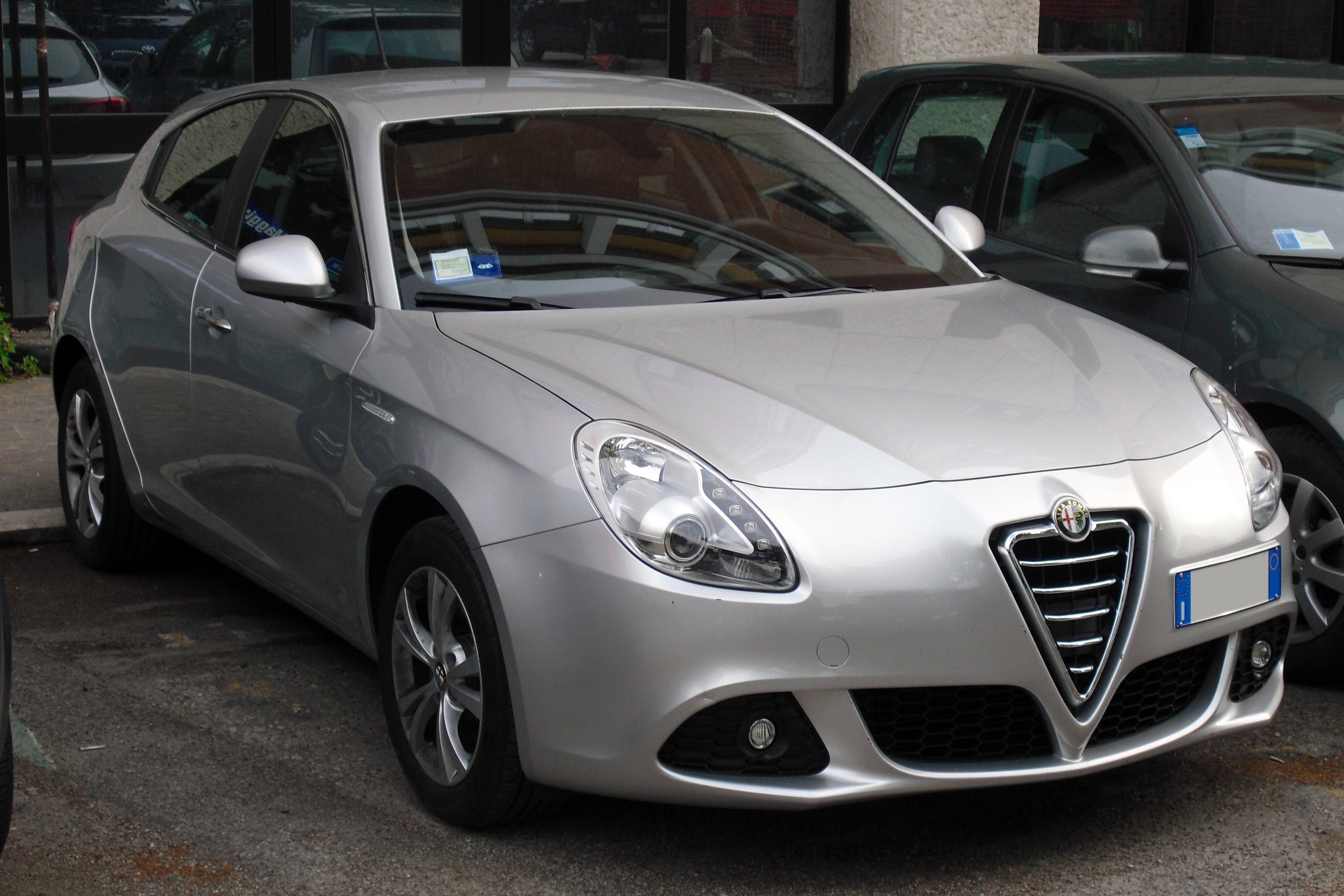 File:Alfa Romeo Giulietta.jpg - Wikimedia Commons