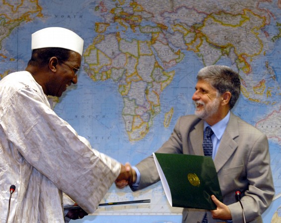 File:Alpha Konaré with Celso Amorim 1530MC0236.jpg