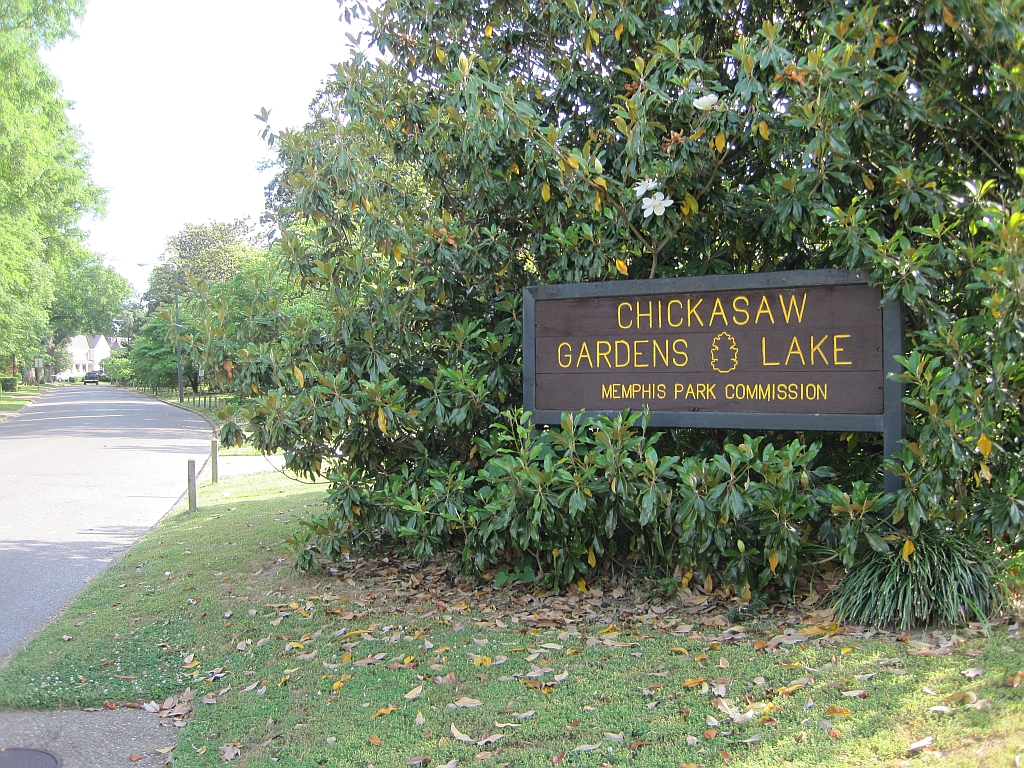 File Chickasaw Gardens Lake Memphis Tn 003 Jpg Wikimedia Commons