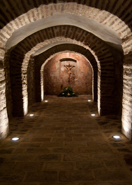 Cueva de la casa natal de san Juan de Ávila en [[Almodóvar del Campo