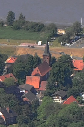 File:Dedesdorf -Kirche LF- Luftaufnahmen 2012 by-RaBoe 098-1.jpg