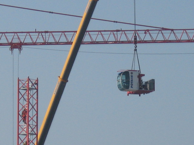 File:Dismantling an arc crane - geograph.org.uk - 1227983.jpg