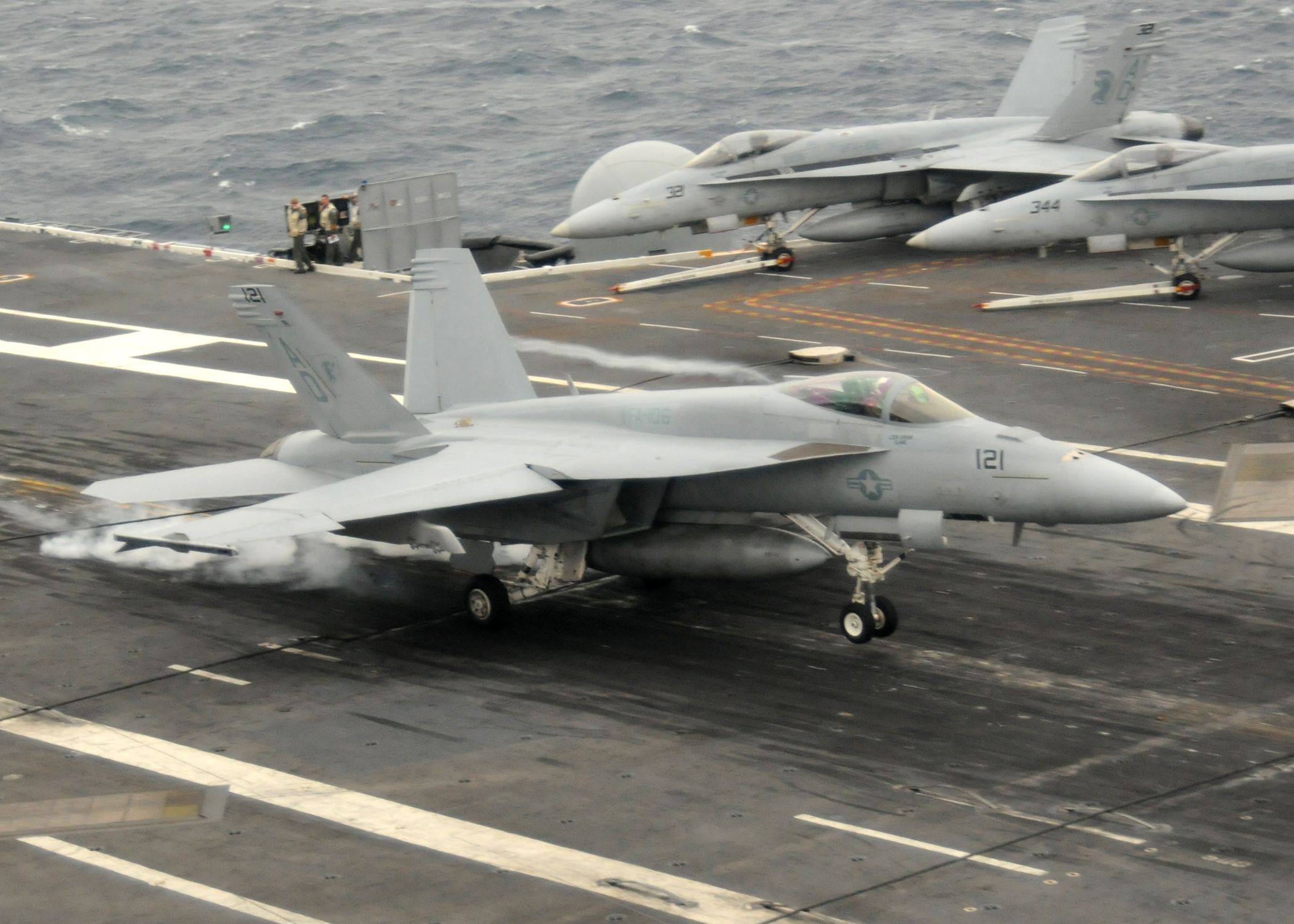 File:F-18E VFA-106 lands on USS GHW Bush (CVN-77) 2010.jpg - Wikipedia