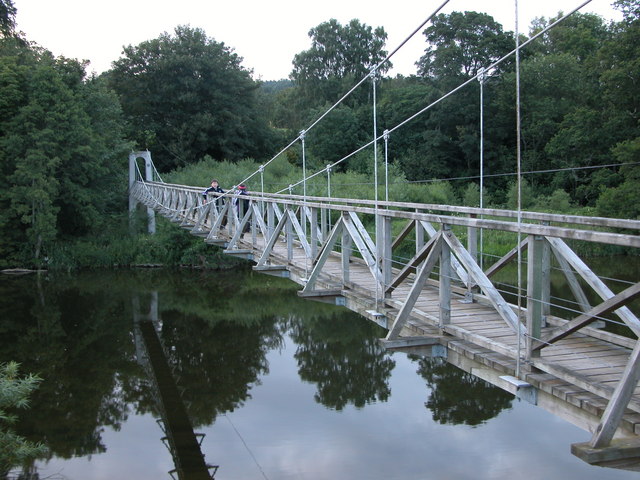 Footbridge over River Teviot - geograph.org.uk - 1137838